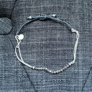 Adjustable gem bracelet